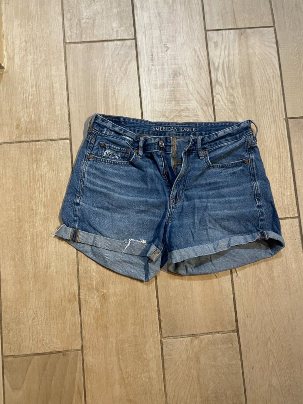 American Eagle Outfitters Women's Blue Denim Roll-Cuff Shorts